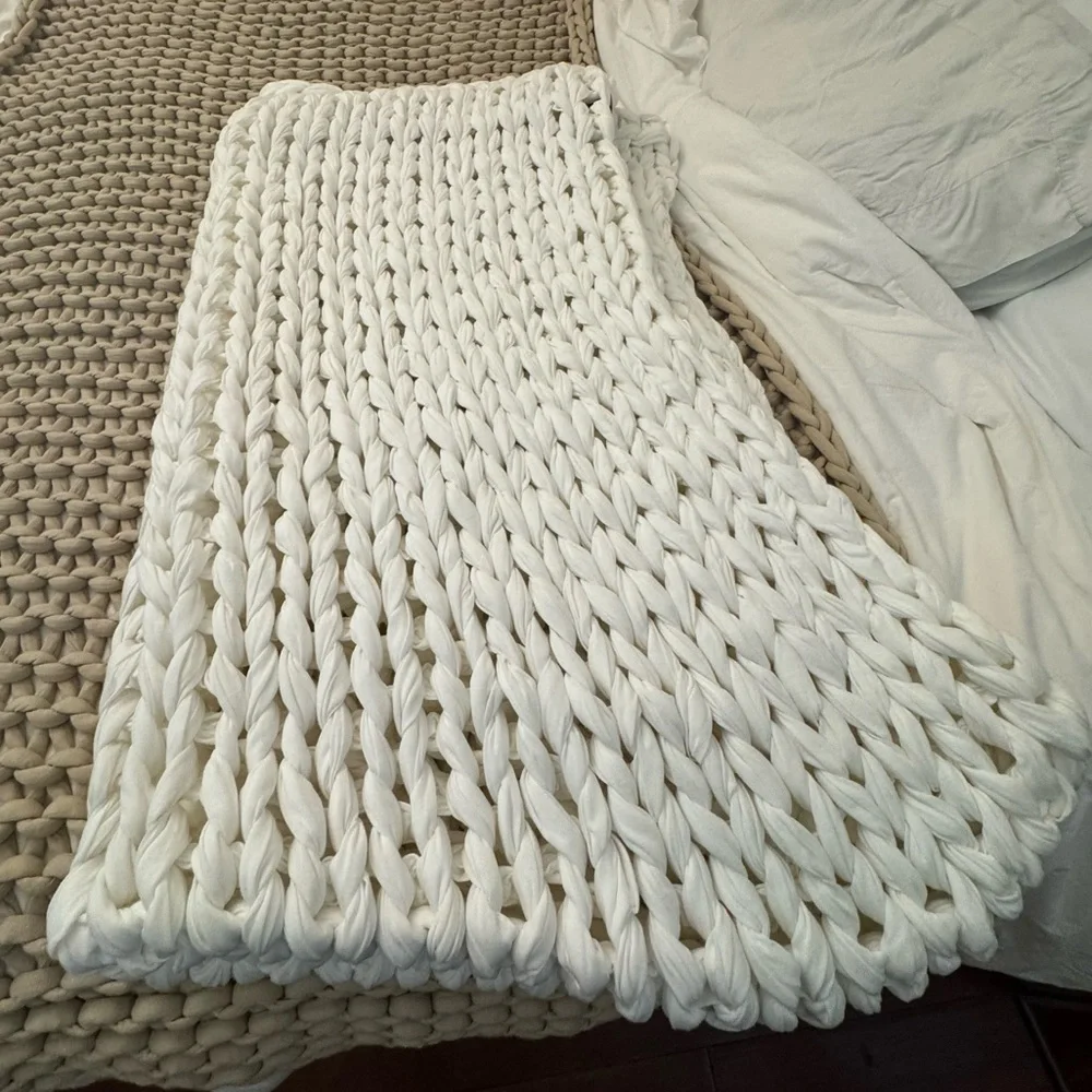 Silk & Snow LIKE NEW hand Knitted Weighted Blanket natural Cream 15 lbs - Picture 7 of 10